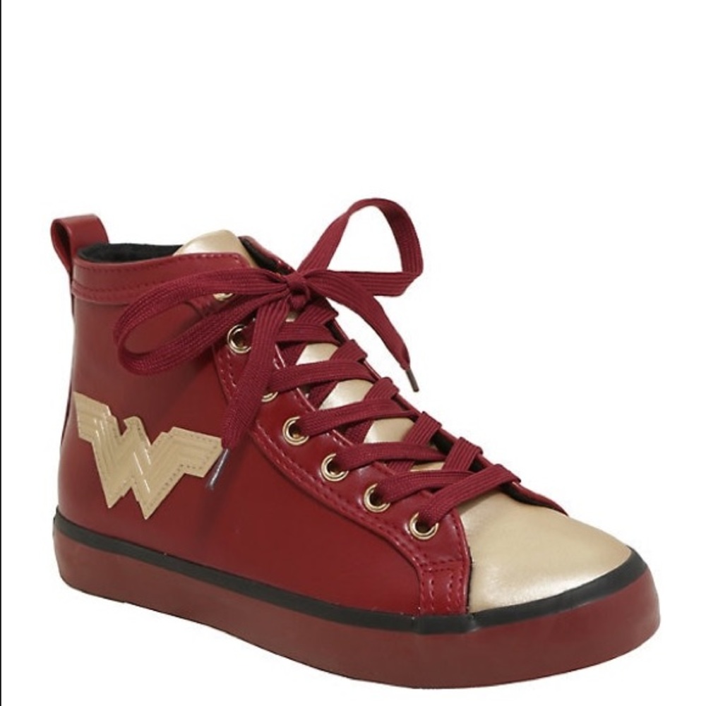 Wonder Women: Sneakers 🦸🏻‍♀️